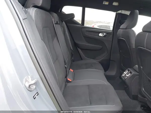YV4L12UW3P2051217 2023 VOLVO XC40 - Image 8