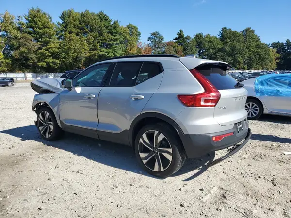 YV4L12UW3P2939546 2023 VOLVO XC40 - Image 2
