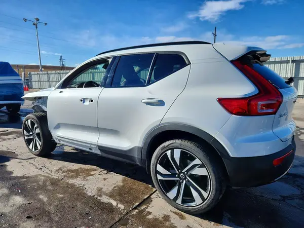 YV4L12UW6P2108509 2023 VOLVO XC40 - Image 2