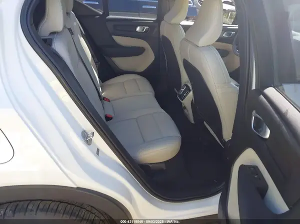 YV4L12UW6P2948418 2023 VOLVO XC40 - Image 8