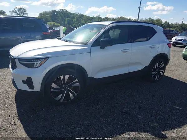 YV4L12UW7P2103609 2023 VOLVO XC40 - Image 2