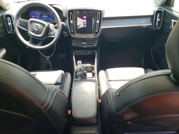 YV4L12UW7P2942031 2023 VOLVO XC40 - Image 8