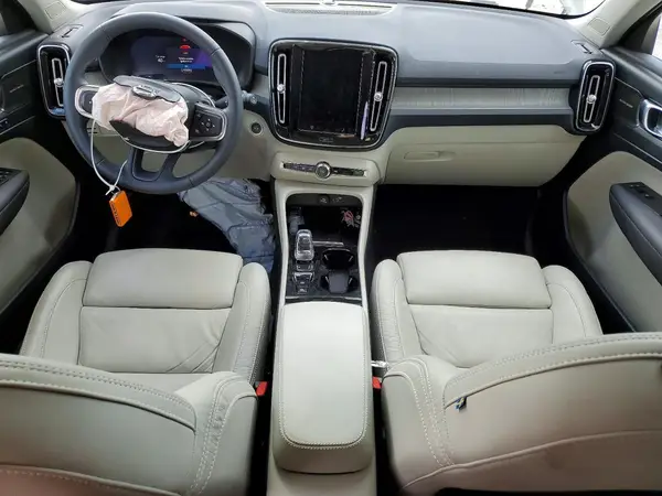 YV4L12UW8P2006886 2023 VOLVO XC40 - Image 8