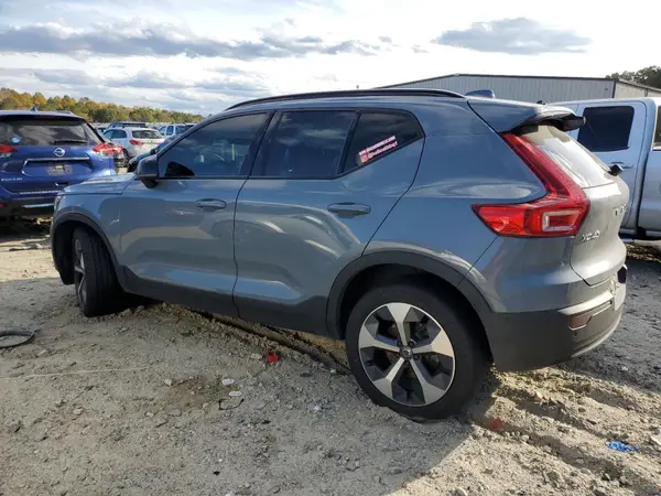 YV4L12UW8P2942135 2023 VOLVO XC40 - Image 2
