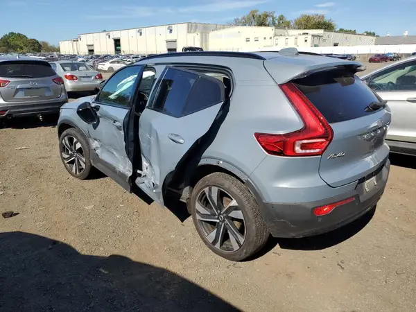 YV4L12UW9P2062304 2023 VOLVO XC40 - Image 2