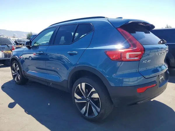 YV4L12UW9P2071150 2023 VOLVO XC40 - Image 2