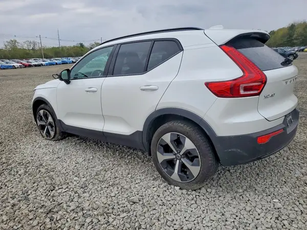 YV4L12UWXP2103426 2023 VOLVO XC40 - Image 2