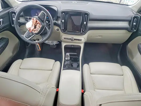 YV4L12UWXP2103426 2023 VOLVO XC40 - Image 8