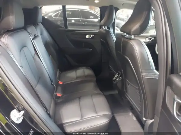 YV4L12UWXP2104172 2023 VOLVO XC40 - Image 8