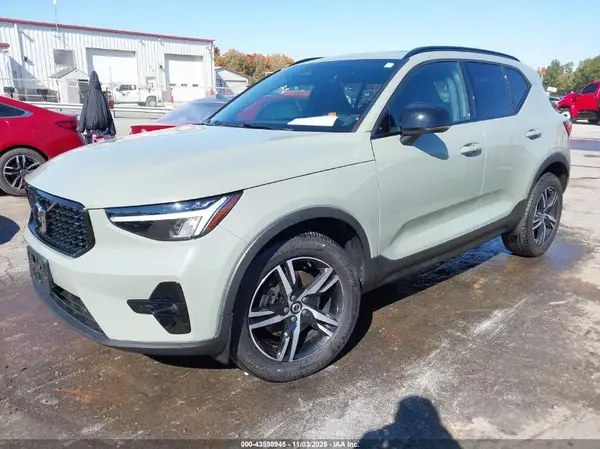 YV4L12UWXP2943710 2023 VOLVO XC40 - Image 2