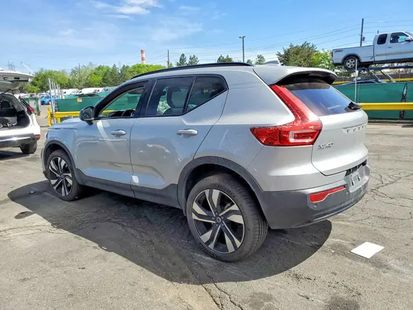 YV4L12UWXP2946395 2023 VOLVO XC40 - Image 2