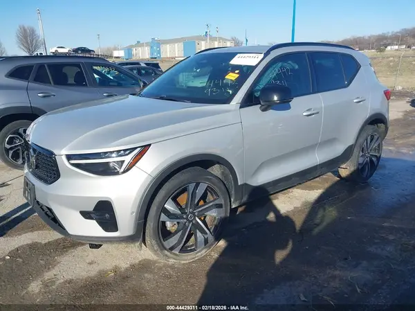 YV4L12UX0P2075032 2023 VOLVO XC40 - Image 2
