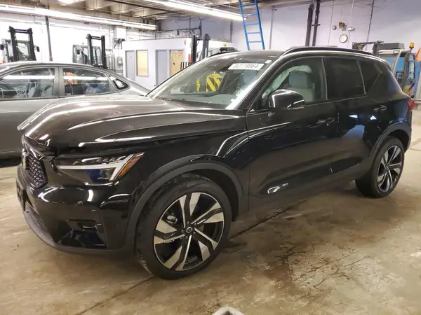 YV4L12UX0P2093949 2023 VOLVO XC40 - Image 1