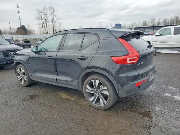 YV4L12UX0P2099055 2023 VOLVO XC40 - Image 2