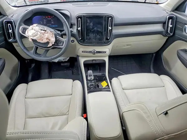 YV4L12UX0P2099055 2023 VOLVO XC40 - Image 8