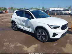YV4L12UX1P2047630 2023 VOLVO XC40