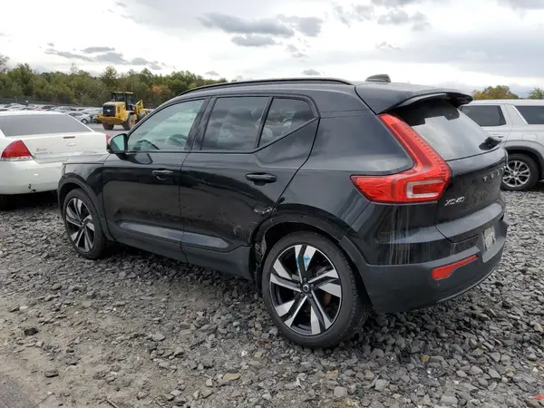 YV4L12UX2P2021019 2023 VOLVO XC40 - Image 2
