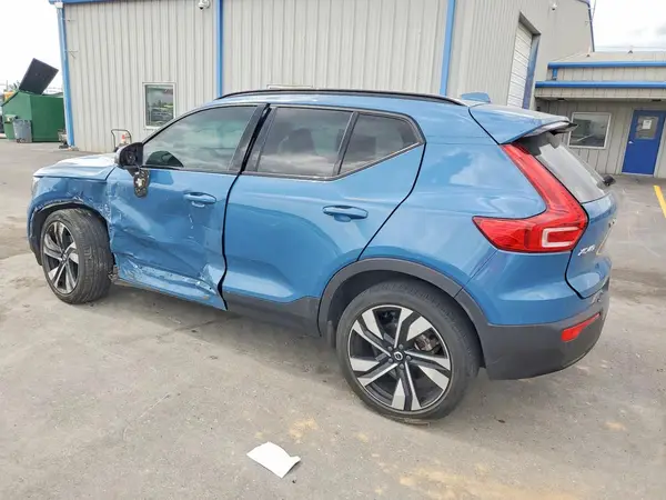 YV4L12UX2P2023689 2023 VOLVO XC40 - Image 2