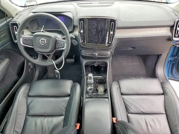 YV4L12UX2P2023689 2023 VOLVO XC40 - Image 8