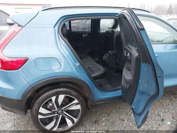YV4L12UX2P2925906 2023 VOLVO XC40 - Image 8
