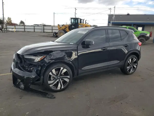 YV4L12UX2P2937683 2023 VOLVO XC40 - Image 1