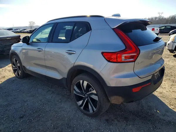 YV4L12UX2P2938915 2023 VOLVO XC40 - Image 2
