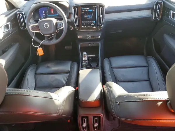 YV4L12UX2P2938915 2023 VOLVO XC40 - Image 8