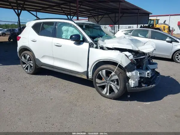 YV4L12UX3P2102255 2023 VOLVO XC40