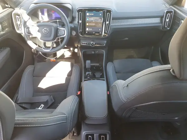 YV4L12UX3P2931553 2023 VOLVO XC40 - Image 8
