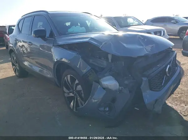 YV4L12UX3P2939166 2023 VOLVO XC40 - Image 1