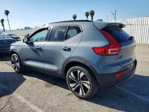 YV4L12UX4P2020843 2023 VOLVO XC40 - Image 2