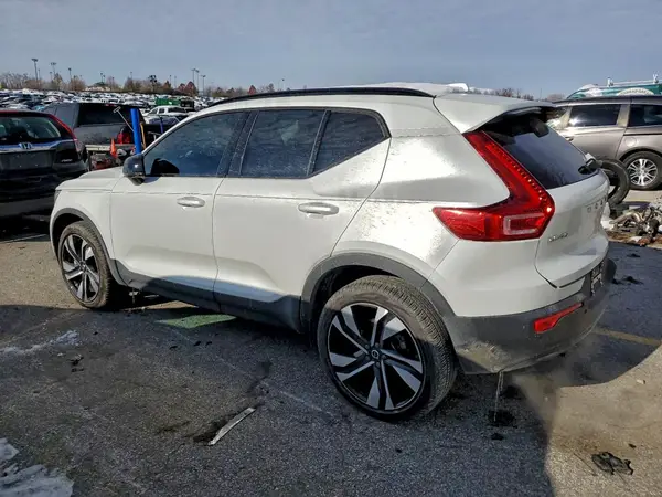 YV4L12UX4P2074823 2023 VOLVO XC40 - Image 2