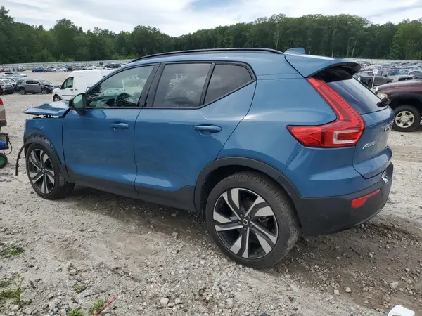 YV4L12UX6P2087430 2023 VOLVO XC40 - Image 2