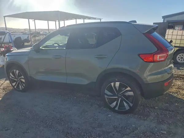 YV4L12UX6P2094118 2023 VOLVO XC40 - Image 2