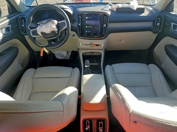 YV4L12UX6P2094118 2023 VOLVO XC40 - Image 8