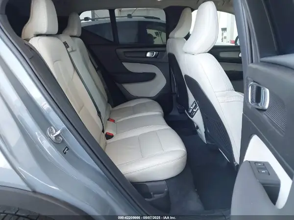 YV4L12UX9P2952245 2023 VOLVO XC40 - Image 8