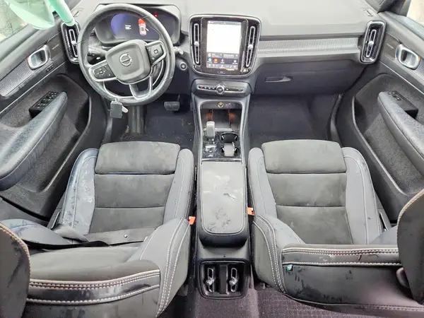 YV4L12UX9P2953556 2023 VOLVO XC40 - Image 8