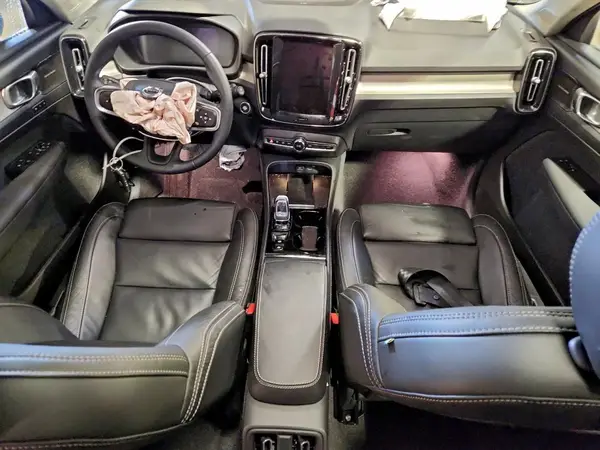 YV4L12UXXP2075913 2023 VOLVO XC40 - Image 8