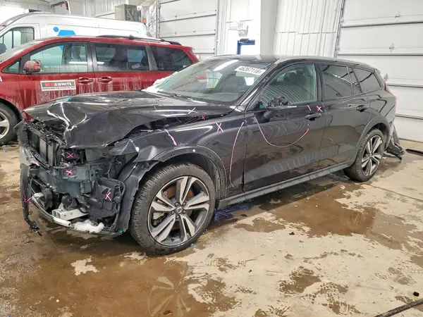 YV4L12WK0S2148992 2025 VOLVO V60 - Image 1