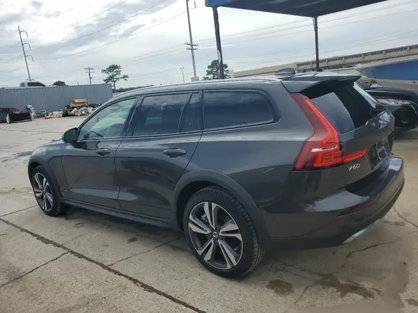 YV4L12WK3S2149179 2025 VOLVO V60 - Image 2