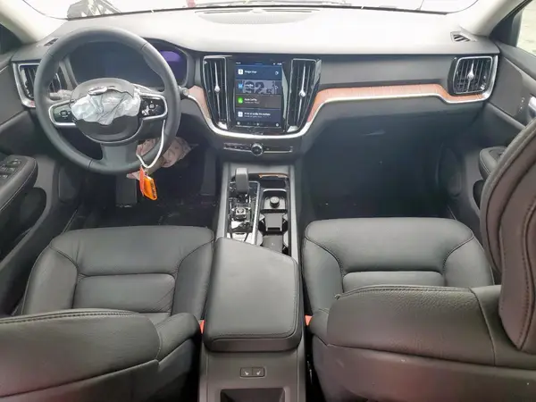 YV4L12WY3R2137287 2024 VOLVO V60 - Image 8