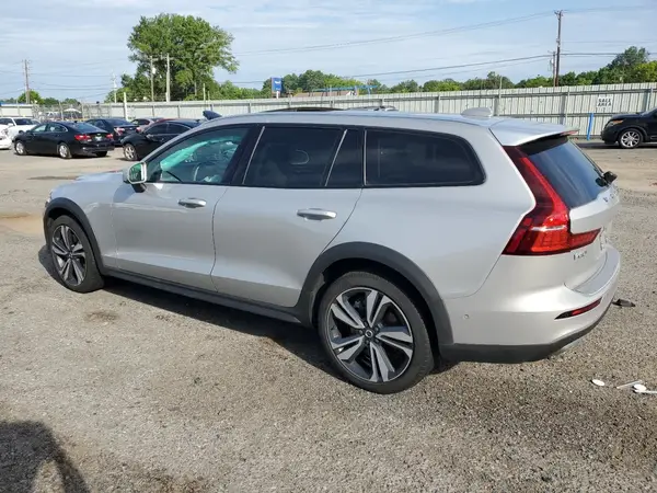 YV4L12WYXP2106745 2023 VOLVO V60 - Image 2