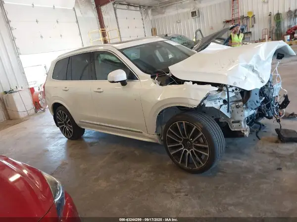 YV4M12JB0S1380428 2025 VOLVO XC90 - Image 1