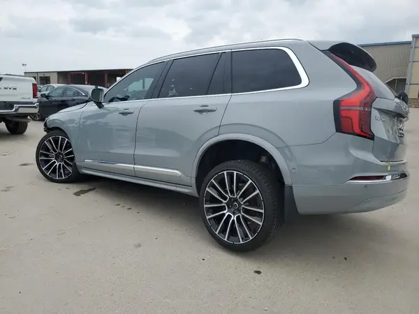 YV4M12JE1T1441412 2026 VOLVO XC90 - Image 2