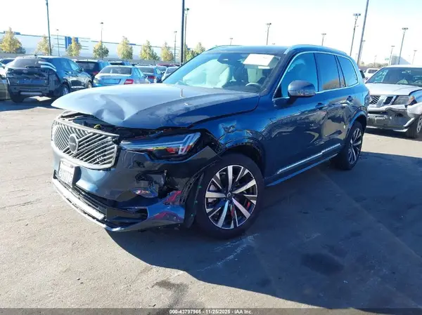YV4M12PA2S1377030 2025 VOLVO XC90 - Image 2