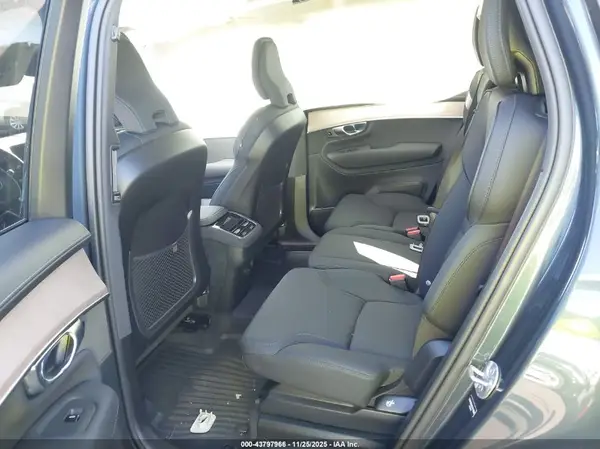 YV4M12PA2S1377030 2025 VOLVO XC90 - Image 8