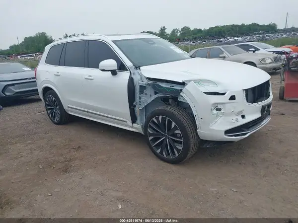 YV4M12PB3S1369804 2025 VOLVO XC90 - Image 1