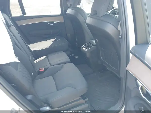 YV4M12PB9S1352666 2025 VOLVO XC90 - Image 8