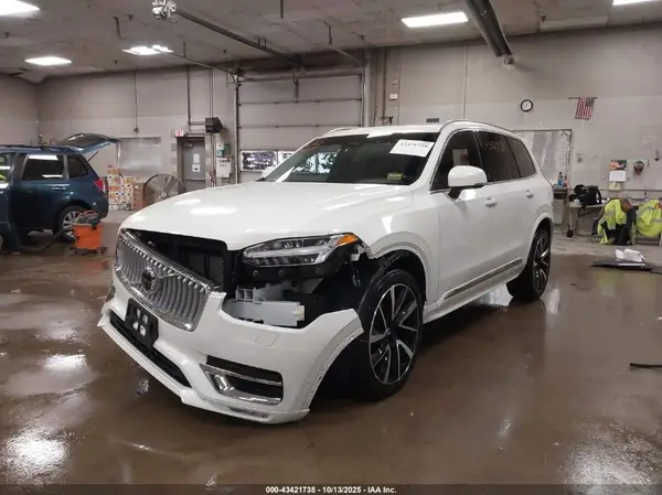 YV4M12PE7S1338551 2025 VOLVO XC90 - Image 2