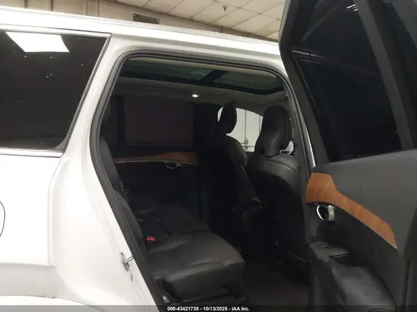 YV4M12PE7S1338551 2025 VOLVO XC90 - Image 8